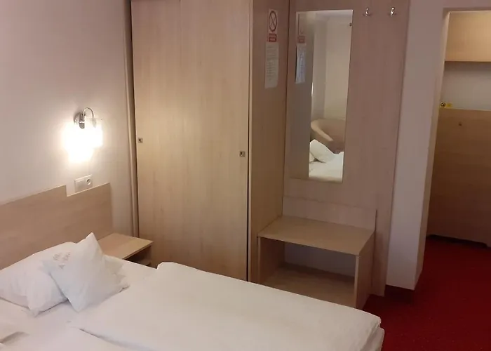 Ambra * שצ'קלארסקה פוראובה