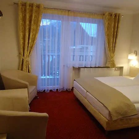 Ambra * شكلارسكا بوريبا