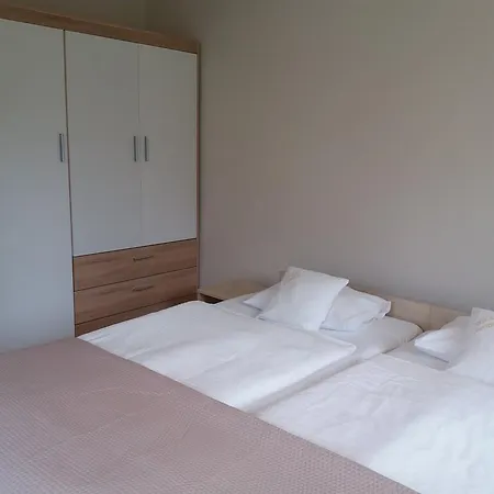 Ambra * شكلارسكا بوريبا